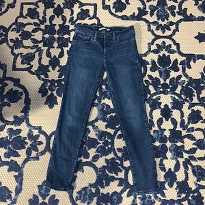 Womens Levi’s 511 shaping skinny jeans size 26